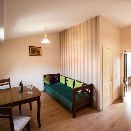Apart Yaroslava Osmomysla 9 Square - City Center Liov Exterior foto