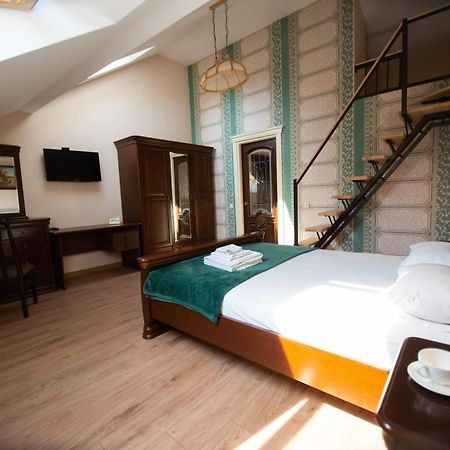 Apart Yaroslava Osmomysla 9 Square - City Center Liov Exterior foto