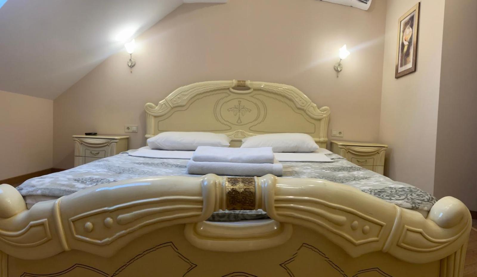 Apart Yaroslava Osmomysla 9 Square - City Center Liov Exterior foto