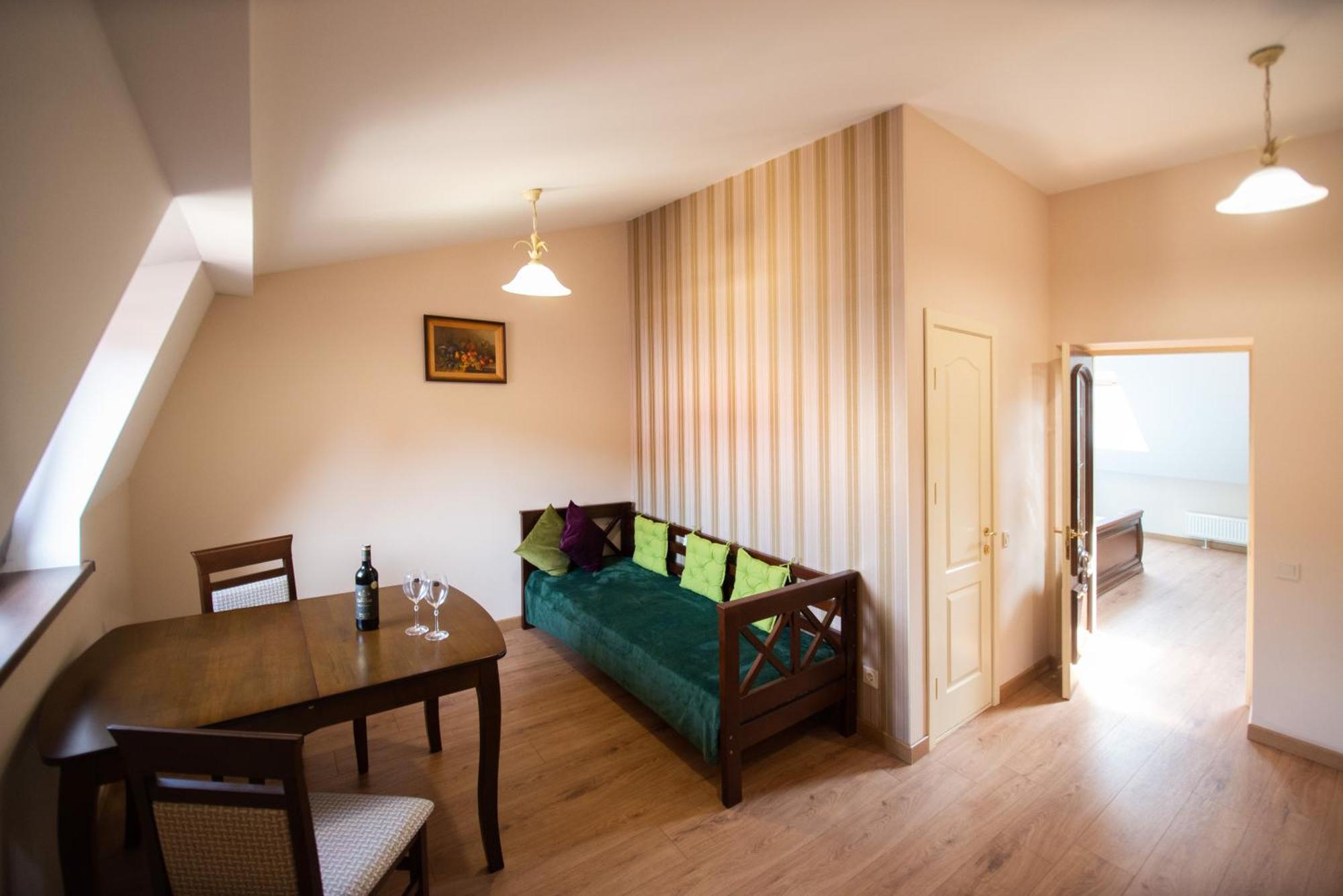 Apart Yaroslava Osmomysla 9 Square - City Center Liov Exterior foto