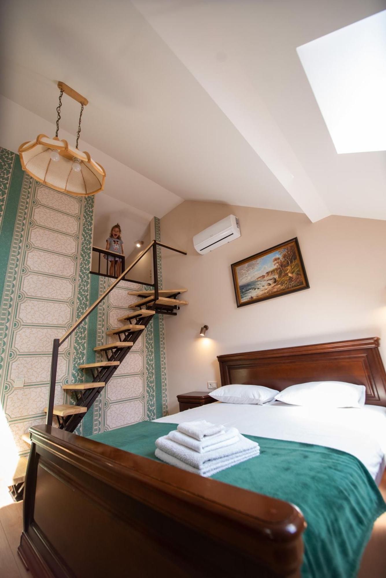 Apart Yaroslava Osmomysla 9 Square - City Center Liov Exterior foto