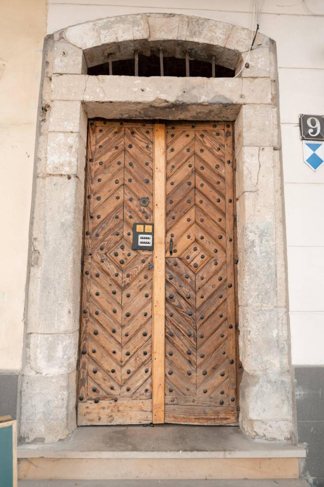 Apart Yaroslava Osmomysla 9 Square - City Center Liov Exterior foto