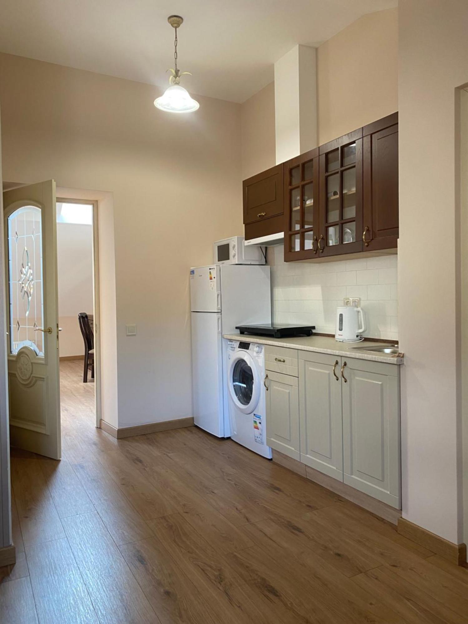 Apart Yaroslava Osmomysla 9 Square - City Center Liov Exterior foto